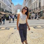 Monserrat Torrent Instagram - Encuentro que #lisboa tiene un airecito a nuestro Valpo ☺️ Su puerto, callecitas empinadas, llenas de locales donde comer o tomar algo… Y a la vez, detalles que también se pueden ver en Río de Janeiro. Una interesante mezcla, con su propia cultura, forma de vida e identidad muy europea 😊 #portugal #europa #trip #viaje #instadaily #pictureoftheday #lisbon #instalike