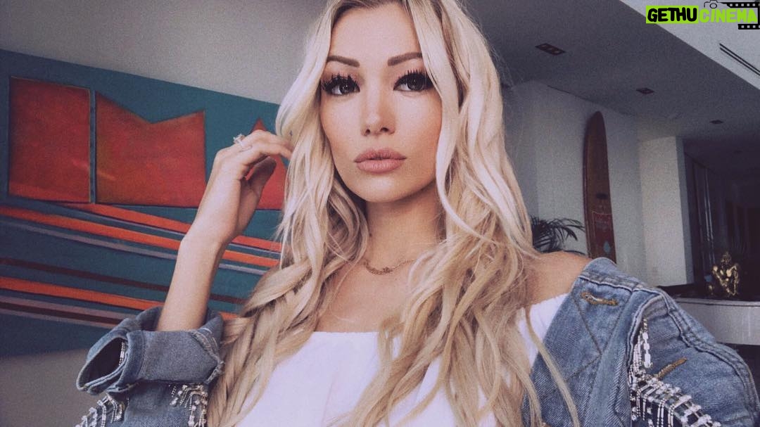 Montaine Mounet - 33K Likes - You could be the king but watch the queen conquer ✨#picoftheday #girl #love #miami #happiness