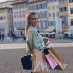 Montaine Mounet Instagram – Week-end shopping à Florence 🛍 et vous, c’était quoi votre programme ? 💕
