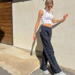 Montaine Mounet Instagram - Coup de 🖤 pour ce pantalon et cette paire de basket de chez @adidas #adidas #picoftheday #love #girl #outfit #outfitoftheday #look #pictureoftheday