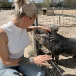 Montaine Mounet Instagram - J’ai trouvé ma vocation, je vais acheter une ferme 🌾 . . . . . . . #picoftheday #girl #love #animals #farm #farmlife #animalsaddict #loveanimals