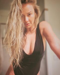 Actress Moon Bloodgood HD Instagram Photos and Wallpapers March 2023