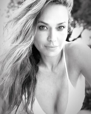 Moon Bloodgood Instagram - 💋