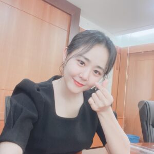 Moon Geun-young Instagram - ⠀⠀⠀⠀⠀⠀⠀⠀⠀⠀⠀⠀⠀⠀⠀⠀
제작발표회 시작하기 5분전!! 두둥!!

#두근두근 #기억의해각 #오늘방송 #꺄😆
#Day2289💋