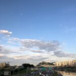 Moon Sua Instagram - 평소에 하늘 사진 찍는 걸 좋아하는데 사진첩을 보다보니 은은하게 찍힌 달이 너무 이뻐서 여러분들께 보여드리고 싶었어요🎆