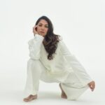 Moran Atias Instagram - My favourite day 🤍 Shabbat Shalom Photo @nimrodejj Glam @yanivkatzav