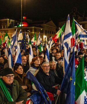 Moran Atias Instagram - Che emozione di tornare nella mia seconda casa, Amata casa, Italia. E’ stato importante per Difendere E lottare per I nostri due popoli che condividiamo stessi valori di Casa, familigia, fede, humanita’, pace E Democrazia. Doviamo lottare per Difendere questi valori E assicuarare un mondo piu sicuro a nostri figli. 

Uniti siamo piu forti. Sempre 💙🇮🇹
Grazie di cuore. 

Was very moving coming back to Italy. Italy has always been my second home. Italy and isarel shared the same values of home, family, faith, peace and democracy. We are United fighting for it and making sure that our children will grow feeling safe and proud to be a part of a world that can protect them. 
Thank you for your support.
I love you.

@maccabiah 
@romaebraica 
@vaticannews
@factory54 
@jasminmoallem 
@doronis_ 

More to come.