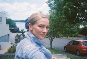 Morfydd Clark Instagram - Meet cute