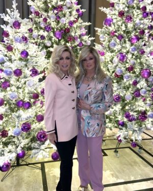 Morgan Fairchild Instagram - #OnMyWalk back from @Todayshow for #LadiesOfThe80s #ADivasChristmas with my buddy @thedonnamills to find our hotel has gone all out on #Christmas! Have a #HappyThanksgiving! Sending Love To You All💗🌷💗🍁💗🦃💗🎉💗🌷💗🍁🦃💗🎉💗🌷💗🍁💗🦃