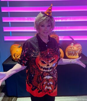 Morgan Fairchild Instagram - #OnMyWalk to judge the Pumpkin Carving contest at @newtheatrekc before hitting the stage for Always A Bridesmaid! The pumpkins were SOOO creative and fun! Very hard decision! #halloween #HappyHalloween #HalloweenIsHere #Spooky #Ghosts #Ghouls #Monsters🎃🦇🎃☠️🎃🐈‍⬛🎃👻🎃🧛🎃🦇🎃☠️👻🐈‍⬛🎃👻🎃🧛🎃🦇👻☠️👻🐈‍⬛🎃👻🎃🧛🎃💀🎃🧙‍♀️🎃🦇🎃☠️🎃🦇