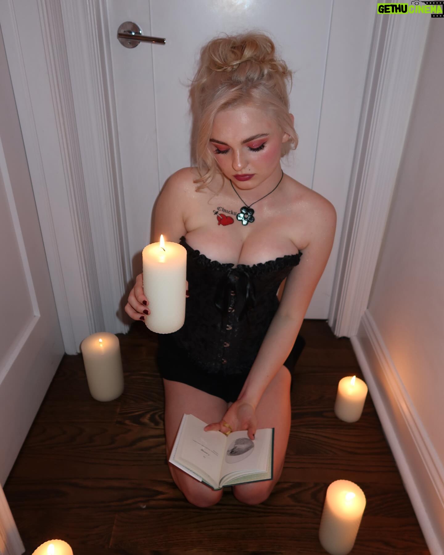 Morgan Lily - 5.7K Likes - Tiffany Valentine from last Halloween 🕯️