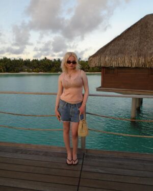 Morgan Lily Instagram - 🌺24🌺🎂 @fsborabora