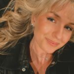 Morgan Huelsman Instagram - my therapist often called me a “sparkler” because I’m always attracting people into my orbit… for good and for bad. people love the sunshine, but not everyone can keep up with it. so send this to your single friend to remind them to ask themselves: was it a good date or are you just fun?