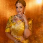 Mounika Dev Instagram - Makeup and styling- @pavanareddy__ Hair - @hairstoriesbypriyanka Blouse - @kavyavigneshofficial Jewellery- @new_ideas_fashions To know more about Pavana Reddy’s Bridal makeup packages please get in touch in whatsapp : 8056686603 Email - pavanahairandmakeup@gmail.com 📍Based in chennai | Hyderabad 🌍Works globally [ Bridals | Brand shoots | Ad commercials | Events #pavanareddy #pavanareddymakeupartist ]