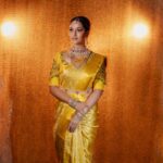 Mounika Dev Instagram - Makeup and styling- @pavanareddy__ Hair - @hairstoriesbypriyanka Blouse - @kavyavigneshofficial Jewellery- @new_ideas_fashions To know more about Pavana Reddy’s Bridal makeup packages please get in touch in whatsapp : 8056686603 Email - pavanahairandmakeup@gmail.com 📍Based in chennai | Hyderabad 🌍Works globally [ Bridals | Brand shoots | Ad commercials | Events #pavanareddy #pavanareddymakeupartist ]
