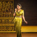 Mounika Dev Instagram - நிறைந்த வளம், ஆரோக்கியம், மிகுந்த சந்தோஷம், வெற்றி என அனைத்தையும் இந்த இனிய தமிழ் புத்தாண்டு உங்களுக்கு கொண்டுவரட்டும். நினைத்தது அனைத்தும் இந்நாளில் நிறைவேற அனைவருக்கும் தமிழ் புத்தாண்டு வாழ்த்துகள்! @profile_makeover Saree:paavai_saree_rental @vika_label @monisha_makeup_hair @new_ideas_fashion @blossom_flowers @vishal_srinivasan