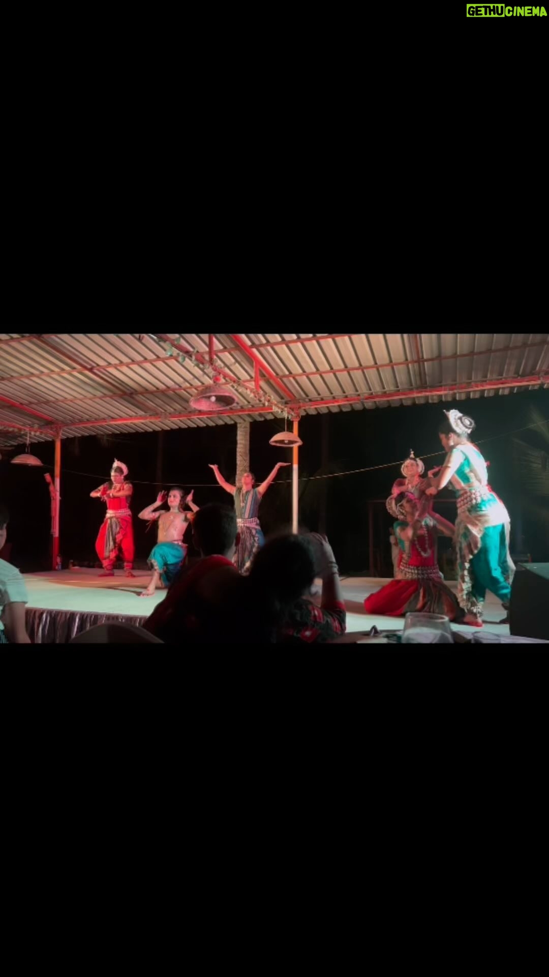 Mousumi Nayak Instagram - Jai Jagannath 😇🙏🏻 @mousuminayakofficial @dancer_rasmiranjan