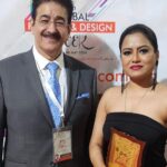 Mousumi Nayak Instagram - Proud Moment Of life. I am Honoured From Great Personality Mr. Sandeep Marwah Sir. Glad to meet you & Felling Blessed 😇 @sandeepmarwah @mousuminayakofficial @fashiondesign_delhi