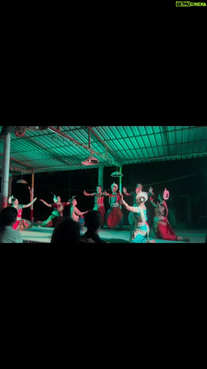 Mousumi Nayak Instagram - Jai Jagannath 😇🙏🏻 @mousuminayakofficial @dancer_rasmiranjan