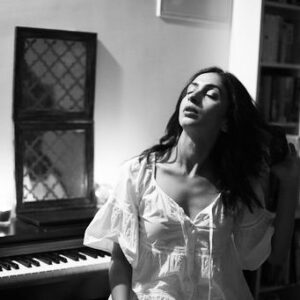 Mrinmayee Godbole Instagram - 🌧 ⛅️ 
#slowmorning #bnw #gloomandglow
