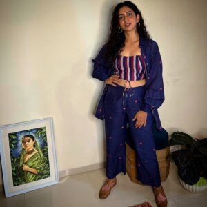 Mrinmayee Godbole Instagram - A day full of radio interviews made breezy with this lovely outfit by @taroindiaofficial 
@gateway.pr ✨ 

#promotions #ayezindagi #yapyap