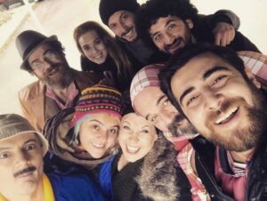 Müge Uyar Instagram - Yağmura rağmen kahkaha yakında #fox'ta... #şevkatyerimdar