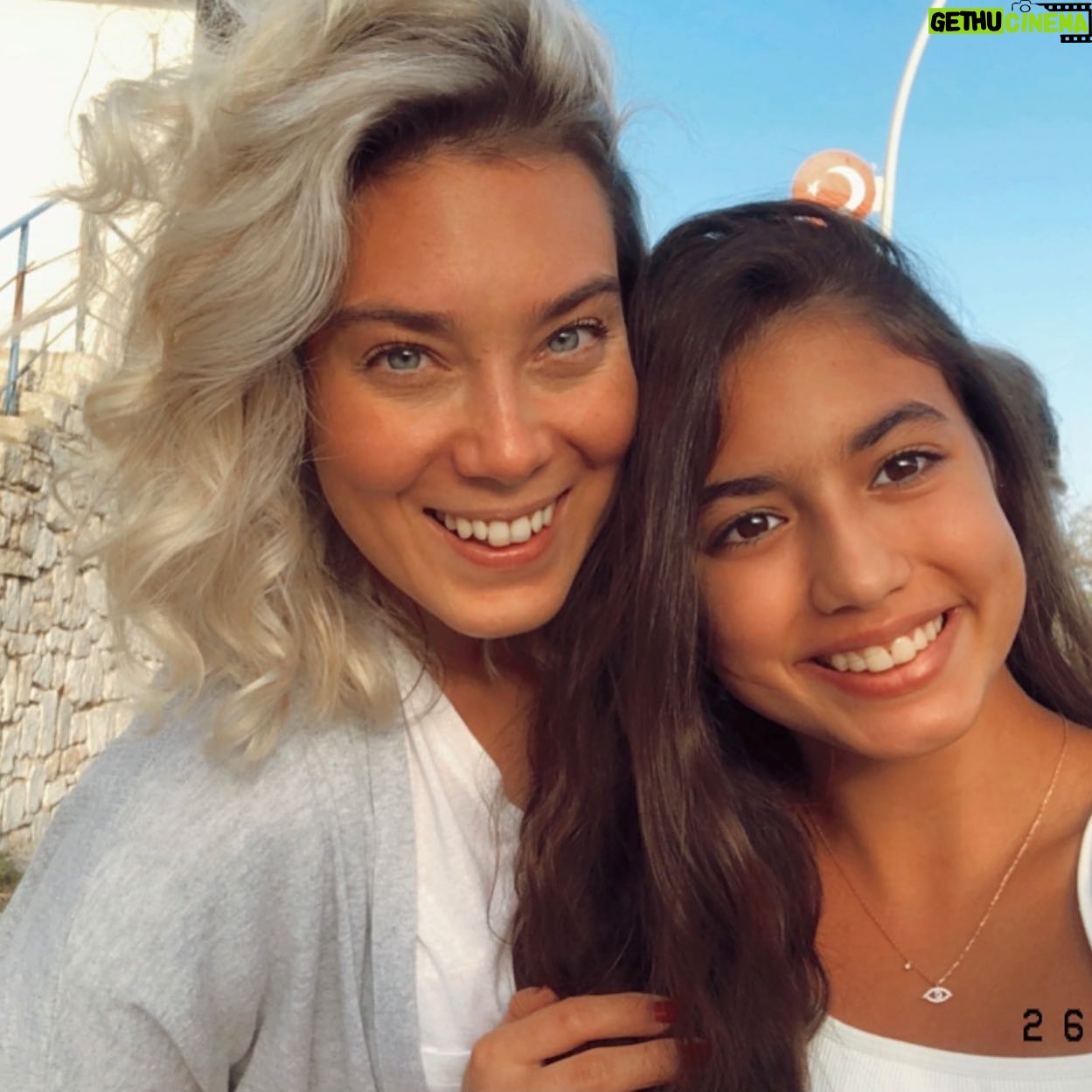 Müge Uyar - 2.7K Likes - #sevdiklerim 💕
