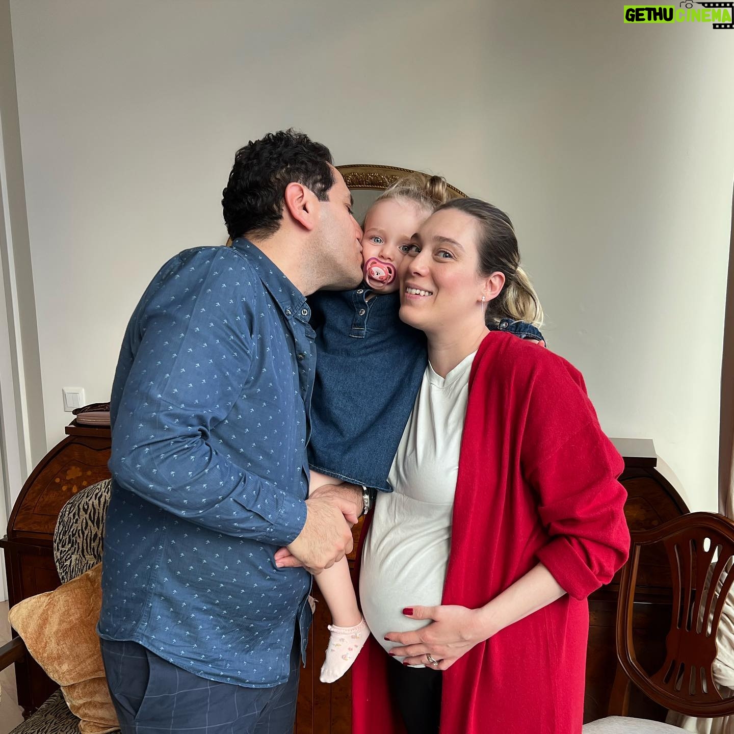 Müge Uyar - 1.4K Likes - Bu bayram 4 kişilik aile olduk.iyi bayramlar💐(efe çalık 27 haftalık olmuş bile 🧿)