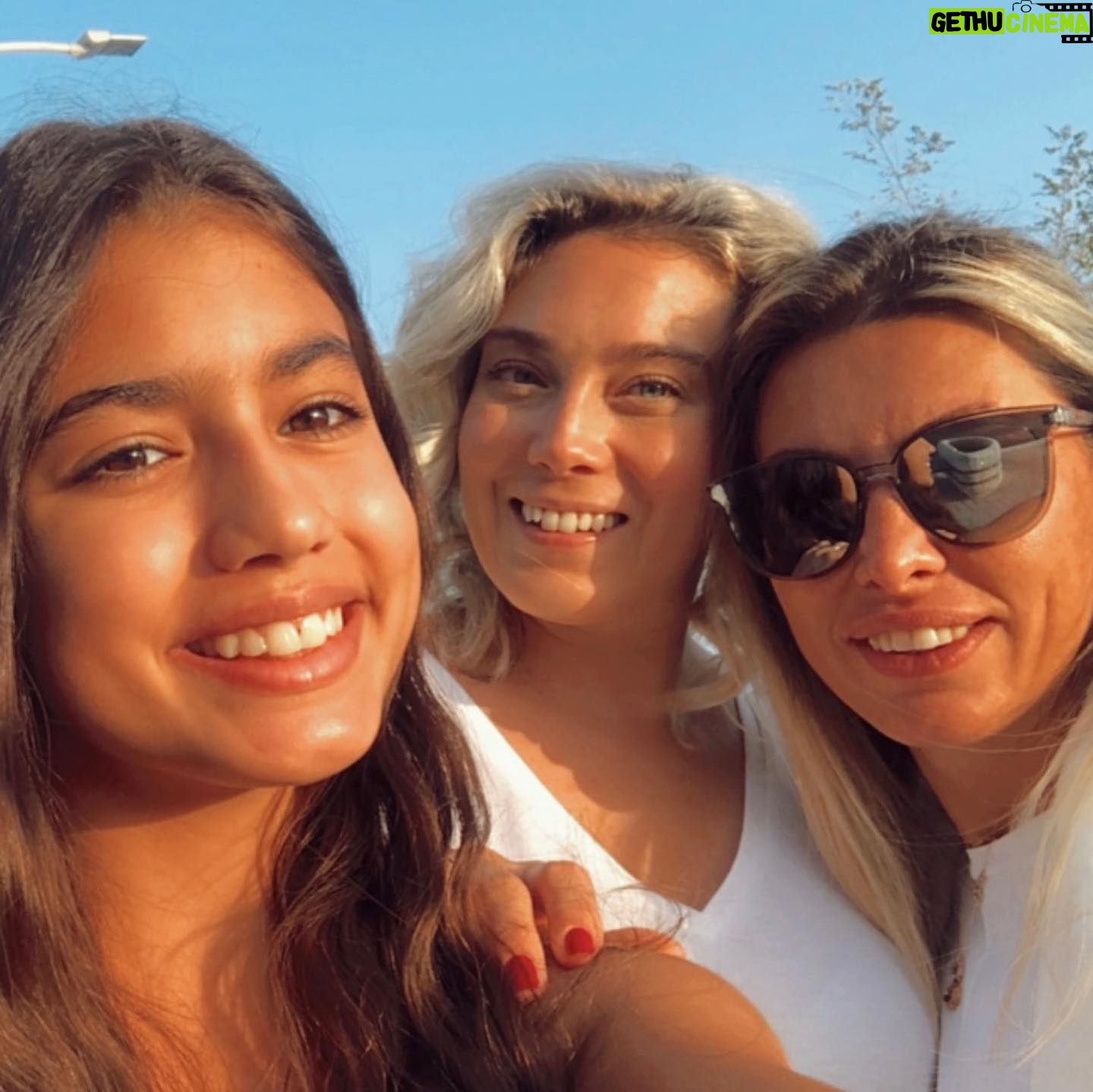 Müge Uyar - 2.7K Likes - #sevdiklerim 💕