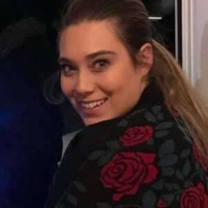 Müge Uyar Instagram - yeşil-kırmızı aynen de #karşıyakalı 😁
