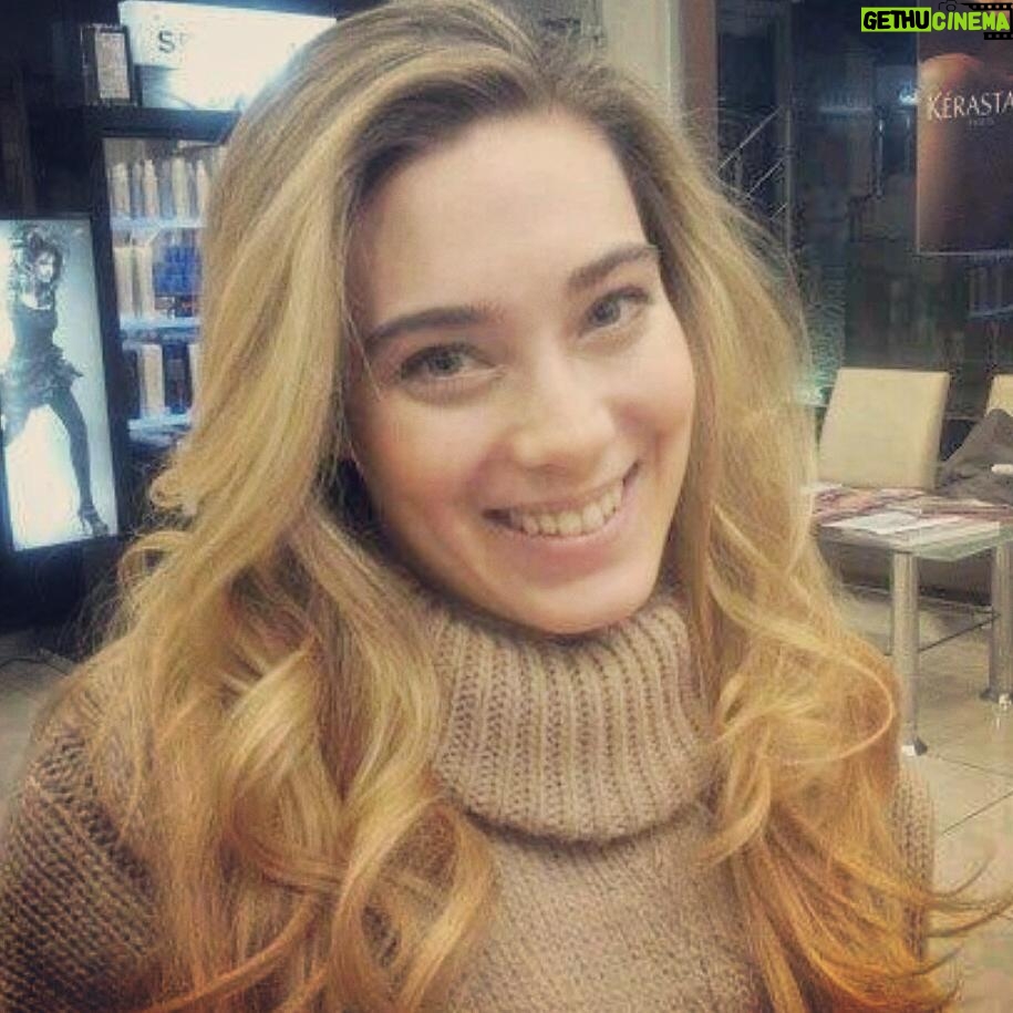 Müge Uyar - 0.9K Likes - Sanki ben değilim😆
#nomakeup #tbt