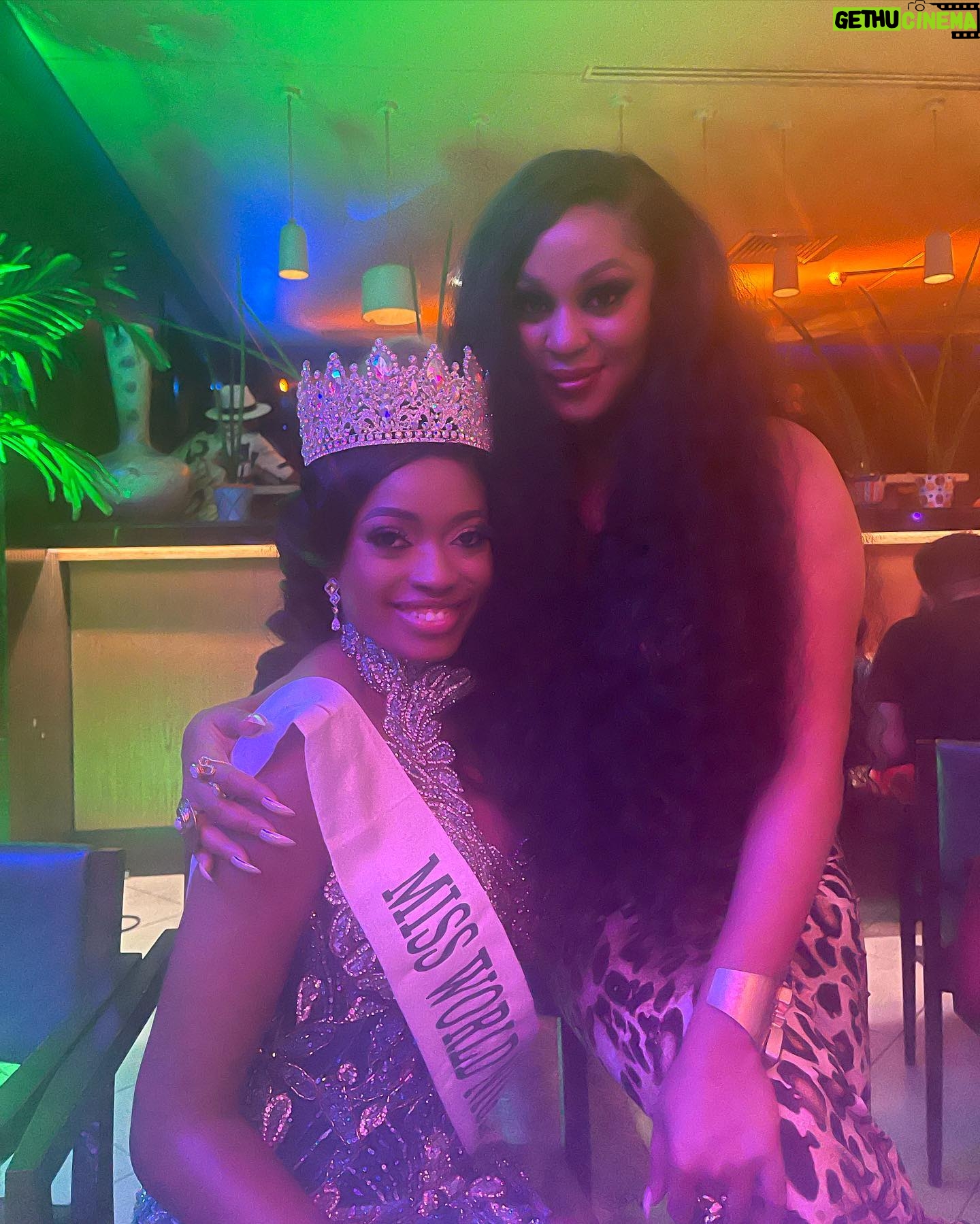 Munachi Abii Instagram - To the Out going queen @_oluchi , welcome to the world 😂. You’ve got a good head on your shoulders and I know that you will do just fine. I wish you all the best that life has to offer, but most importantly, GUARD YOUR HEART & PROTECT YOUR PEACE at all cost. 💛 To the New Queen @ada_eme , congratulations Once more, and welcome to a life defining moment in your existence. You may not realize how much your life will change until after your reign, but it will change. •Do not be anxious for anything. •Do not people please, •Have strong boundaries, •Be impeccable with your words, •Wherever you go, look out for your Nigerian brothers and sisters , •Be kind, • Most importantly, Be yourself.😉💛