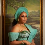 Munachi Abii Instagram – Do i look like Monalisa or Munalisa ☺️? 
What do you think? 

Special thanks to 
@xavi.erhouse 
Makeup @__bims.artistry
Hairstylist @slayedbyify
Gele artist @bobo_gele
Bridal robe @eventstarters
Aso Oke @bethbridals
Accessories @jewels_by_plush
Shoe and purse @jewels_by_plush
Video editing @bshot_it_
Photographer @paulsportrait