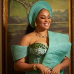 Munachi Abii Instagram – Do i look like Monalisa or Munalisa ☺️? 
What do you think? 

Special thanks to 
@xavi.erhouse 
Makeup @__bims.artistry
Hairstylist @slayedbyify
Gele artist @bobo_gele
Bridal robe @eventstarters
Aso Oke @bethbridals
Accessories @jewels_by_plush
Shoe and purse @jewels_by_plush
Video editing @bshot_it_
Photographer @paulsportrait