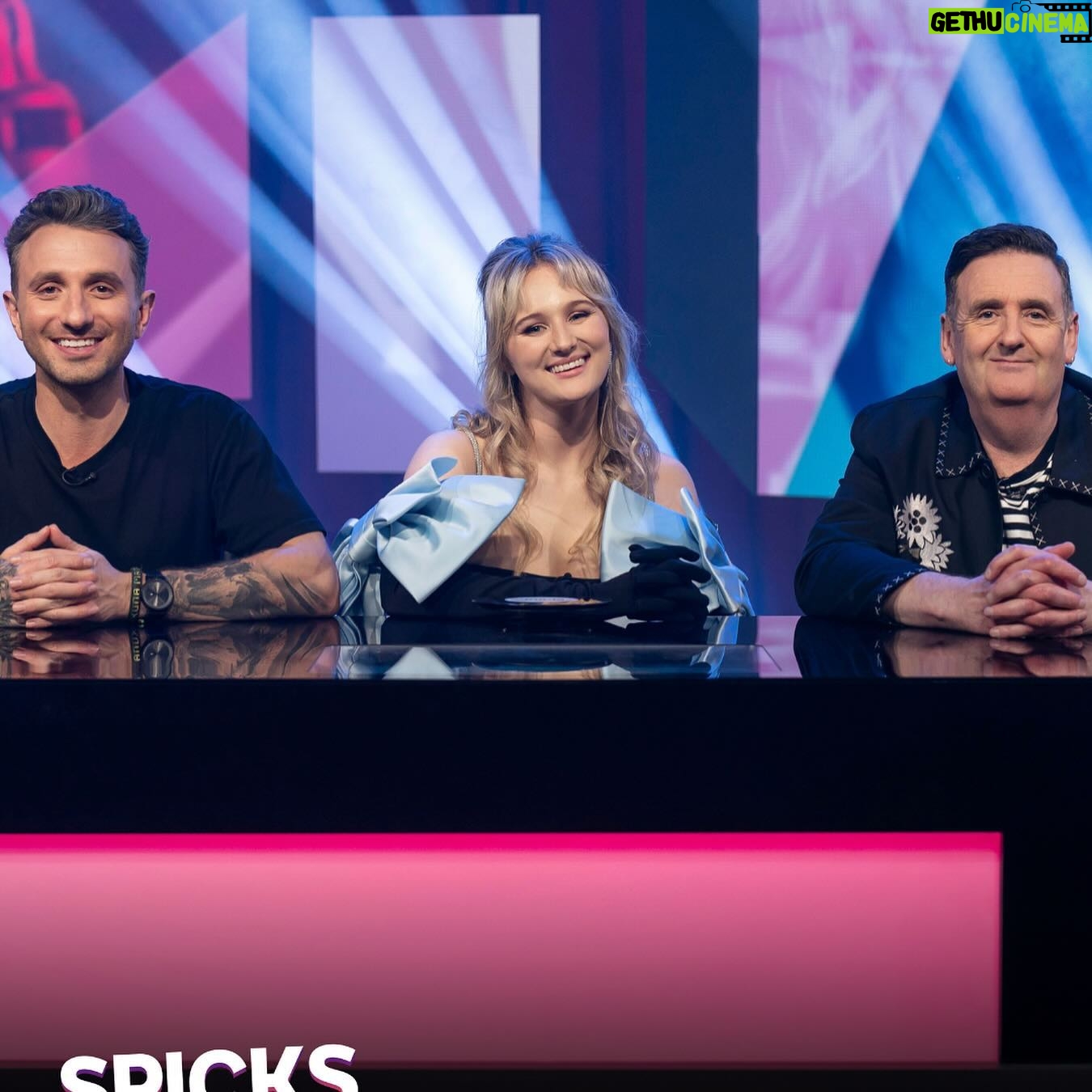 Myf Warhurst - 2.1K Likes - In the creepy words of Rod Stewart, Tonightās The Night, all. WEāRE BACK with a brand new series of #SpicksandSpecks. 7.30pm ABCV and @abciview with a glorious cast of talented folk @anthonycallea @stephtisdellcomedy @mrstommylittle @yveblake and my all time faves @adamhillscomedy & Alan Brough
YOU KNOW WHAT TO DO (tune in) xxxx