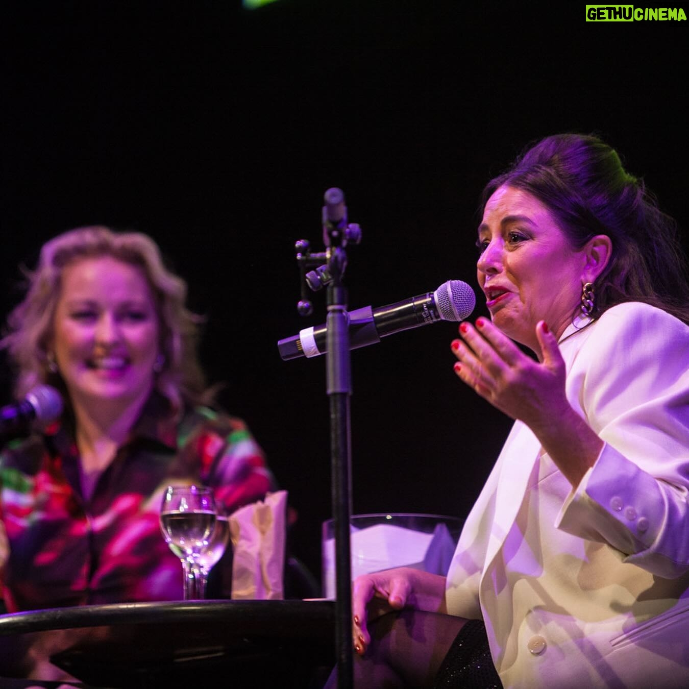Myf Warhurst - 1.9K Likes - Perth Bang Fam! You rly showed up. š©· What a fun time at the gorgeous Regal Theatre in Subiaco.
Thanks to @janellekoenig for being our special guest and telling a Nigella Lawson story so hilarious our faces hurt.
š·: by Bang Fam @chriskerr__ š§” Thanks Chris!
