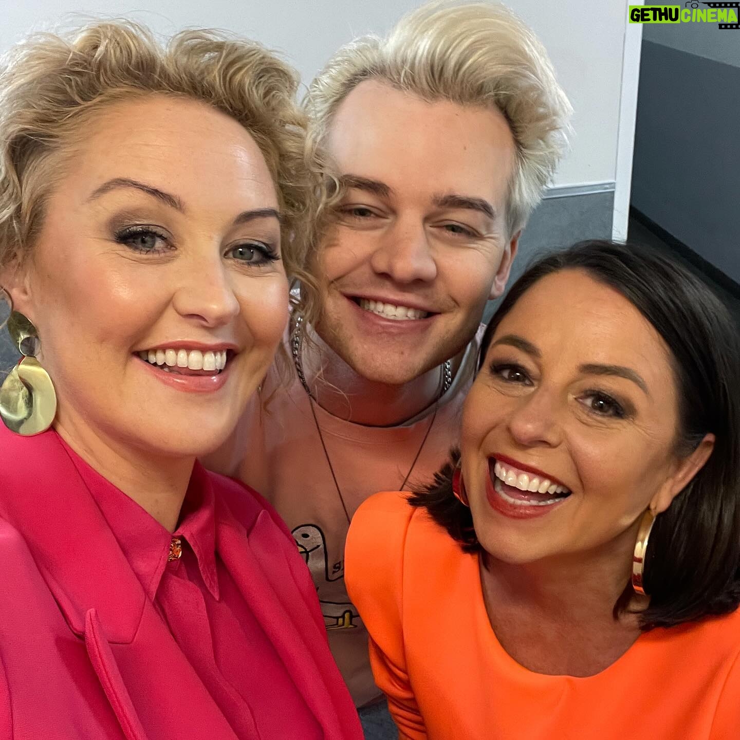 Myf Warhurst - 1.6K Likes - Melbourne you made our hearts explode! Our biggest Bang On Live to date and hometown too. š§”
Thank you for coming to our Town Hall show, for dressing up, and for being the greatest community. We are so lucky. Thanks to beautiful @joelcreasey and @kitwarhurst for being our secret special guests!
It all feels like a dream. Hereās a few piccies to confirm itās real.
Brissie, youāre next! š©· Tickets for all remaining Bang On Live shows on sale now and going fast. Link in bio.