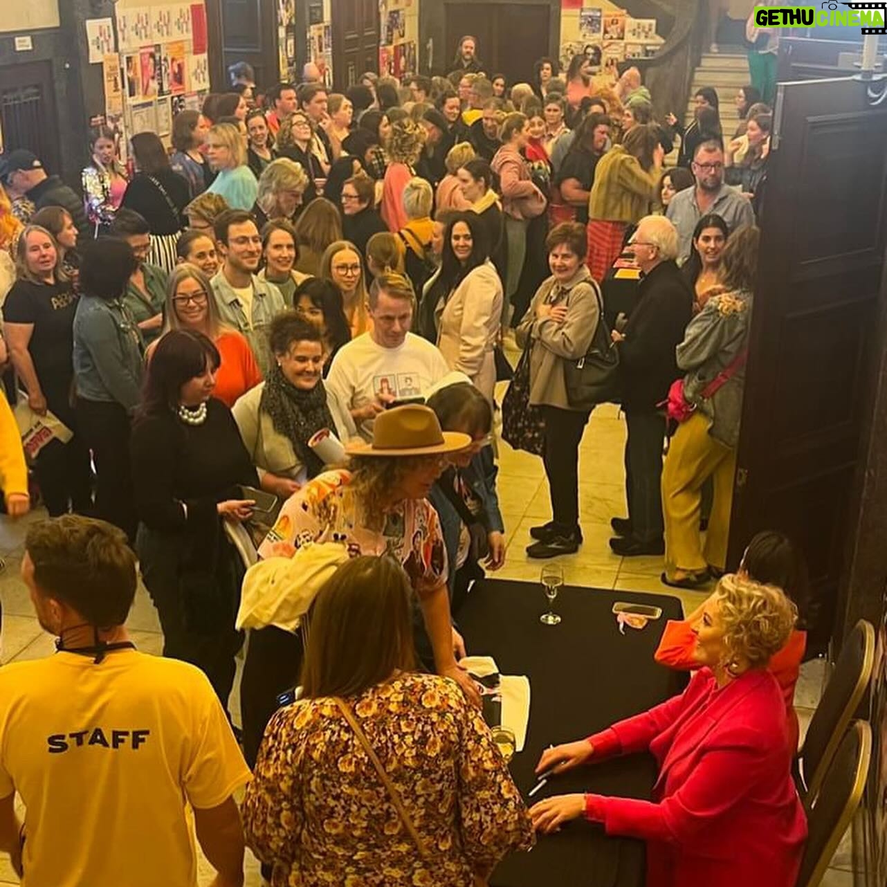 Myf Warhurst - 1.6K Likes - Melbourne you made our hearts explode! Our biggest Bang On Live to date and hometown too. š§”
Thank you for coming to our Town Hall show, for dressing up, and for being the greatest community. We are so lucky. Thanks to beautiful @joelcreasey and @kitwarhurst for being our secret special guests!
It all feels like a dream. Hereās a few piccies to confirm itās real.
Brissie, youāre next! š©· Tickets for all remaining Bang On Live shows on sale now and going fast. Link in bio.
