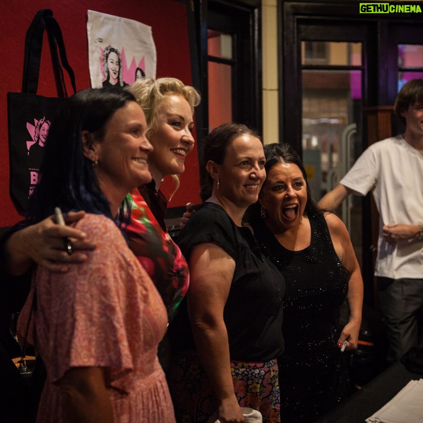 Myf Warhurst - 1.9K Likes - Perth Bang Fam! You rly showed up. š©· What a fun time at the gorgeous Regal Theatre in Subiaco.
Thanks to @janellekoenig for being our special guest and telling a Nigella Lawson story so hilarious our faces hurt.
š·: by Bang Fam @chriskerr__ š§” Thanks Chris!