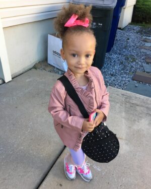 Mykal-Michelle Harris Instagram - Ayyyyye …Are u ready????? Been puttin in “work” since a little tike 🤣🤣🔥🫶🏽🩷🙃💚💯💯. Dreams are just dreams until you put in the #work. Are u ready????? It’s 2024…put in the work!!!!! #investInYou #disneyprincess #ariel #kimraisingkim #ravenshome #disney #disneykid #areyouready #grind #blessings #blessingsOnBlessings