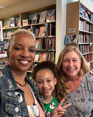 Mykal-Michelle Harris Instagram - A great event @villagewellcc with my author Auntie @mrsbrownsbooknook Thanks to everyone who came out!  Special thanks to Miss @midgesaysthis I was sooooo surprised 🩷🩷🩷😍 and Aunt @teenyanthony 🩷💚. Love you and of course Aunt @thekplife #love #family #author #kimraisingkim #ravenshome #read #blessed