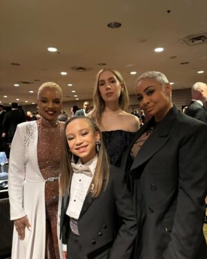Mykal-Michelle Harris Instagram - A time was had part 1….omg #emmyNight #emmyAwardWinner2023 #kimraisingkim #disney #disneychannel #God #blessed 🎀 = @tamtamthehands 💄= @shadaraholmes.mua 👗 = @thebradleystudio  ALL BLING by @blingboozeandbabyshoes
