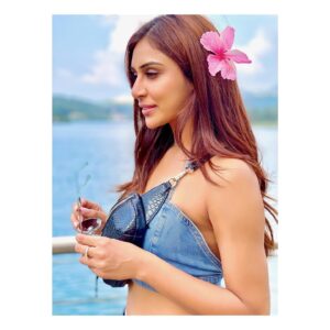 Myra Sareen Instagram - 🌸