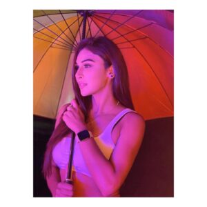 Myra Sareen Instagram - “In a sky full of clouds be a RAINBOW”🌈 

#clouds #rainbow #colours #morning #monday #mondayblues #shootmood #letsbegin2022 #happybirthdayamitabhbachchan #11thoctober #2021 #covid_19 
#betteryearahead❤️️ #letstrend #instapost #travelblogger #indianactress #mostbeautiful #puresoul #iphone13 #apple #undermyumbrella #youareyoyrownmasterpiece #successquotes #stayhealthy #youarebrave #womanpower 
#london #shooting #uk