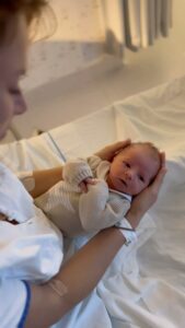 Núria Madruga Instagram - 18 meses 🤍 Meu amor, tão bom ser tua mãe.