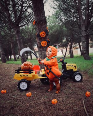 Núria Madruga Instagram - Encontrei uma abóbora muito fofinha. 🎃
Happy Halloween 🎃

#Halloween #babyhalloweencostume