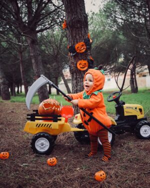 Núria Madruga Instagram - Encontrei uma abóbora muito fofinha. 🎃
Happy Halloween 🎃

#Halloween #babyhalloweencostume