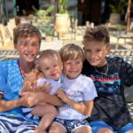 Núria Madruga Instagram – O paizão cá de casa. 🤍 Obrigada,  muito orgulho em ti e nestes miúdos. Amo-vos. 🤍 

#paidequatro #diadopai #fathersday