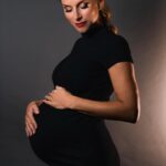 Núria Madruga Instagram - Há um ano estávamos a dois dias de conhecer o nosso Vicente. 🤍 Prestes a entrar na bolha de Amor que um recém nascido traz sempre à nossa vida. Aproveitem muito, seja o primeiro, segundo, terceiro ou o quarto filho 🥰, é uma fase mágica e passa a voar. 📸 @vaskini