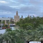 Núria Marín Instagram - 24 horas en Sevilla en 7 puntos: 1- Con @nandoescribano reviviendo el espíritu mariposa que es único, irrepetible e inimitable. 2- Postureo ante la Giralda. 3- Mirando un árbol. 4- Torre del Oro. 5- 🪭🪭🪭 6- Firmando “Soy Afrodita” en La Casa del Libro 7- Encuentro inesperado 🤣 @temasdehoy @planetadelibros